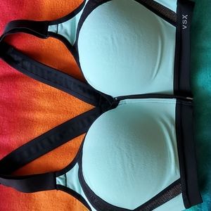 Victoria Secret Sports Bra 34C